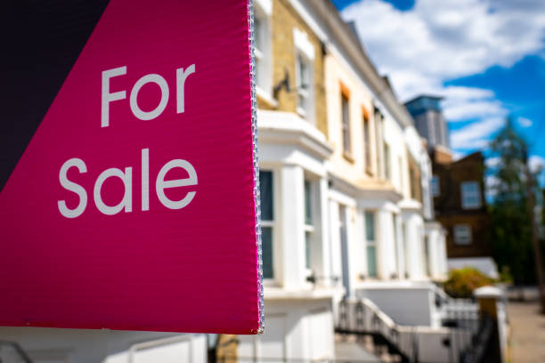 Estate agent For Sale sign