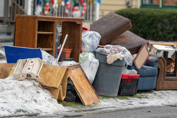 istock Eviction Furniture on Curb 1304931396