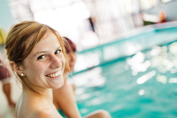 take a selfie in the swimming pool