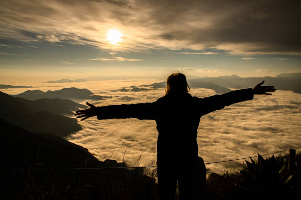 istock Sunrising over the mountains Palos Verdes 1304977773