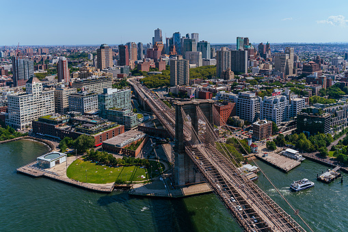 Vista aérea del puente de Brooklyn, Williamsburg, Dumbo y el centro de Brooklyn. photo