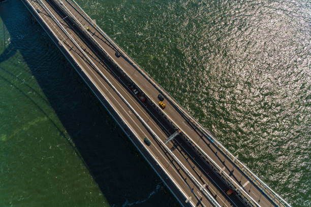 istock Bird's eye view on Manhattan Bridge. 1305014829