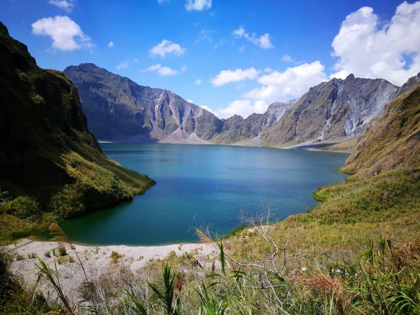 Mount Pinatubo Crater Lake The active stratovolcanic caldera in Philippines zambales province stock pictures, royalty-free photos & images