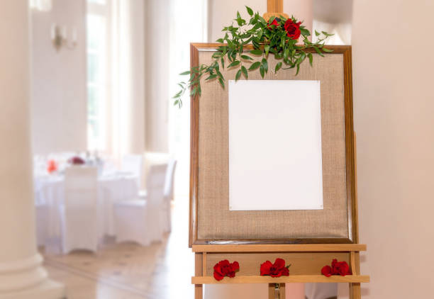 Blank canvas on easel  -clipping path-