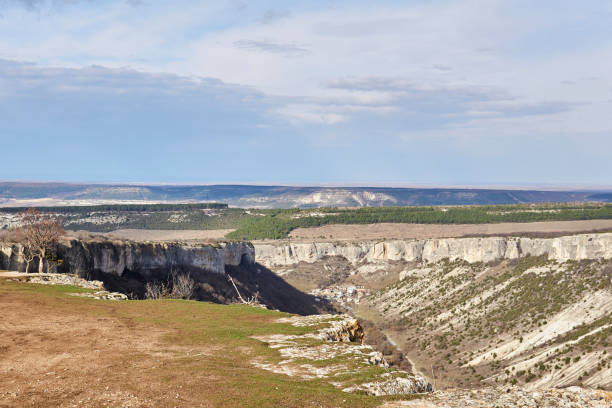 istock scarpland with cuestas and limestone cliffs in Central Crimea 1305091654