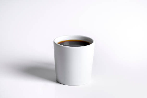 흰색 배경에 고립 된 빈 커피 컵이나 커피 잔 - tea tea crop coffee afternoon tea 뉴스 사진 이미지