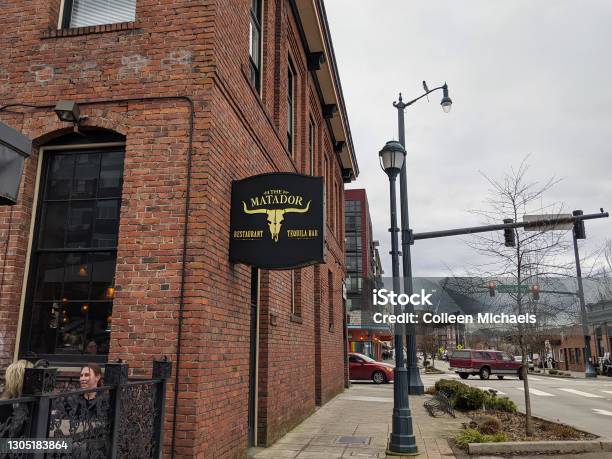 Street View Of The Matador Mexican Restaurant And Tequila Bar In Downtown Redmond Stock Photo - Download Image Now