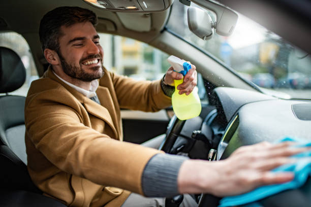 istock I love washing my car! 1305187426