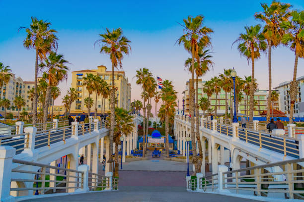 istock SOUTHERN CALIFORNIA SUNSET WITH PIER AT OCEANSIDE CA 1305220272