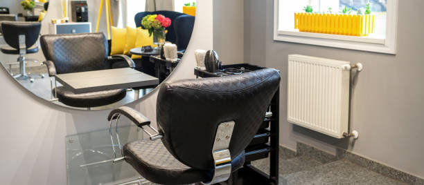 istock Interior of a beauty salon 1305277895