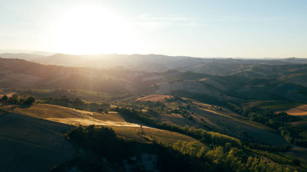 istock Italian countryside 1305287344