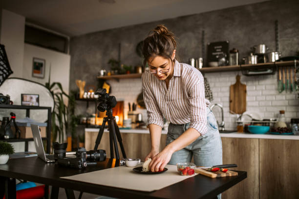 istock Making food porn photography 1305288090