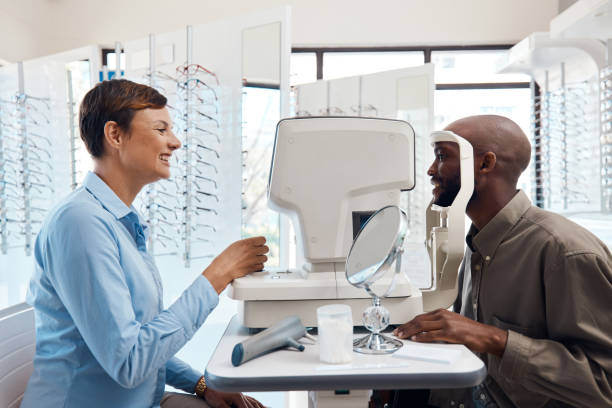 istock Eye care that's clearly the best 1305317576