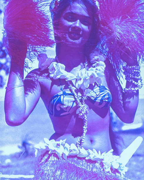 old retro vintage style positive film scan, hawaiian hula dancer in hawaii, usa - image created 1960s 1960s style beach women imagens e fotografias de stock