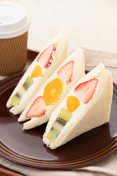 istock The fruit sandwich that the section is beautiful 1305455245