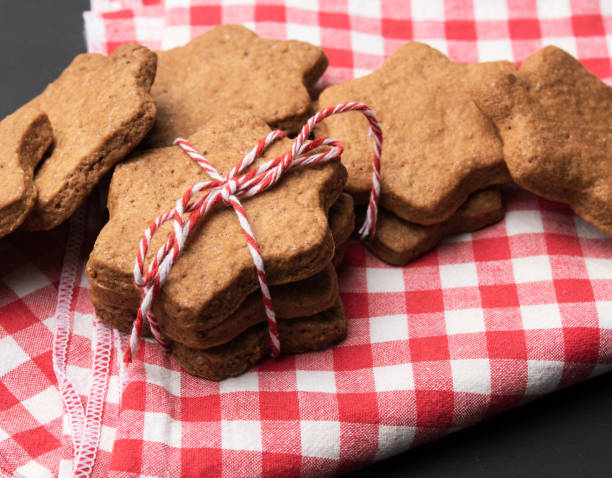 istock Star shaped baked gingerbread cookies 1305486218