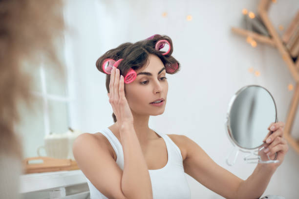 23,881 Hair Curlers Stock Photos, Pictures & Royalty-Free Images - iStock |  Soft hair curlers, Beauty salon hair curlers, Hair curlers illustration