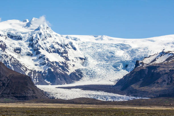 istock View of the Skaftafell glacier 1305679103