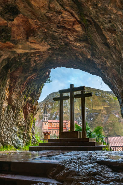 janelas de covadonga - covadonga - fotografias e filmes do acervo