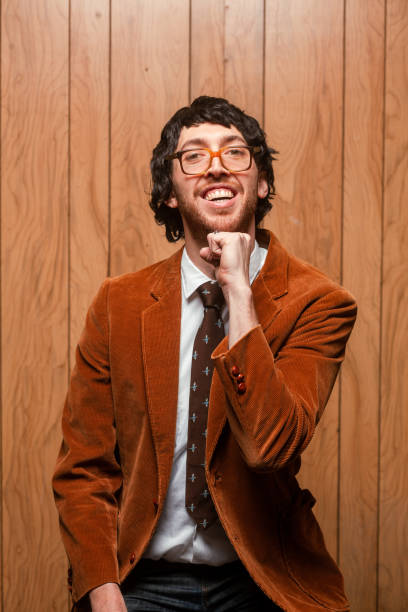 nerdy college professor portrait des années 1970 - kitsch men ugliness humor photos et images de collection