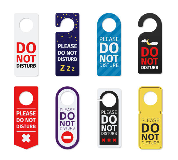 sammlung bunte türaufhänger mit lochinschrift stören symbol des warnschlafs nicht - do not disturb sign illustrations stock-grafiken, -clipart, -cartoons und -symbole