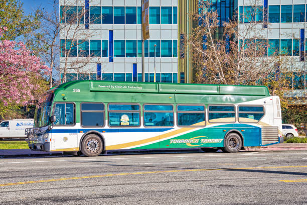 torrance transit line 4x bus na stacji terminalu w los angeles downtown - 4x zdjęcia i obrazy z banku zdjęć