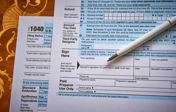 istock US 1040 Tax Form 1305765095