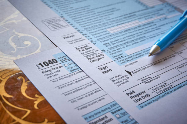 istock US 1040 Tax Form 1305765253