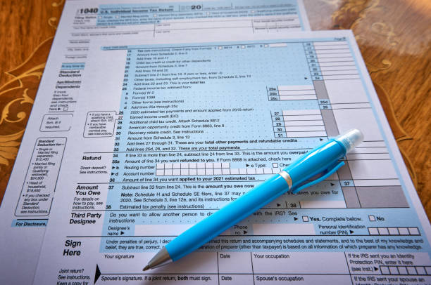 istock US 1040 Tax Form 1305765994