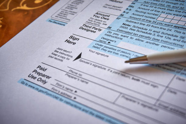 istock US 1040 Tax Form 1305766039