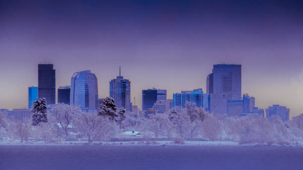 デンバーのダウンタウンの冬の眺め - denver colorado colorado winter snow ストックフォトと画像