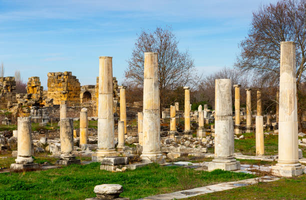 architektonische elemente an der türkischen archäologischen stätte von aphrodisias - mugla province stock-fotos und bilder