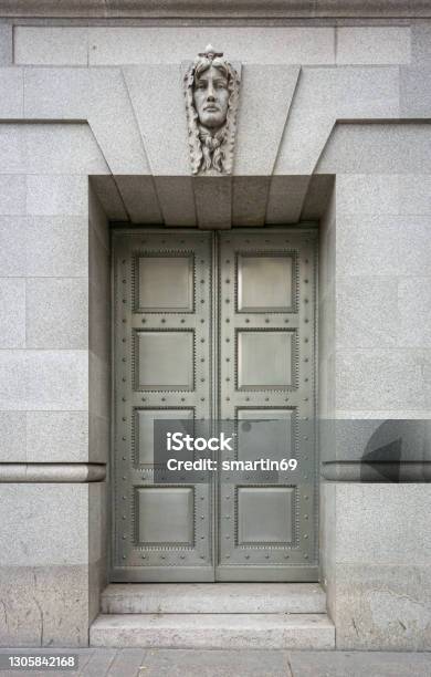 Ici Building Door London Uk Stock Photo - Download Image Now - Architecture, Building Entrance, Building Exterior