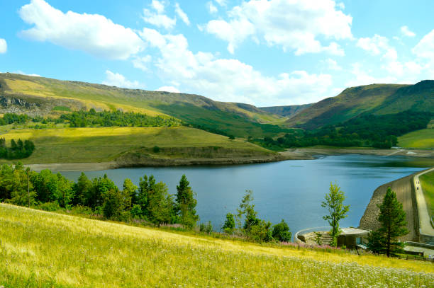 dovestone reservoir - lancashire imagens e fotografias de stock