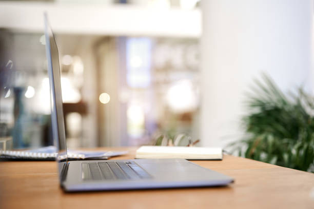 istock Have you checked all your emails for the day? 1305990631
