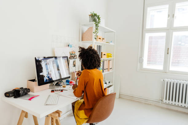 istock Having a virtual meeting with my coworkers 1306002584