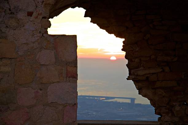 istock SUN AMONG THE RUINS 1306028615