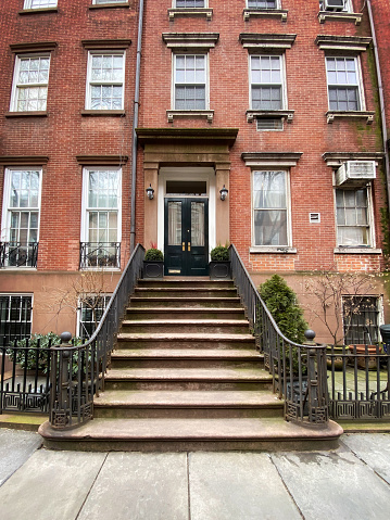Entrance of a brownstone building in Brooklyn