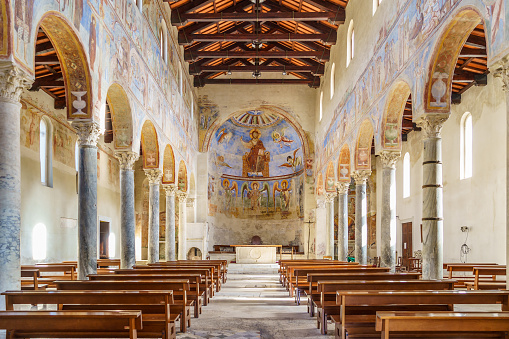 Dentro de la abadía benedictina de Sant Angelo en Formis, las paredes están cubiertas de frescos. Capua, Campania, Italia photo