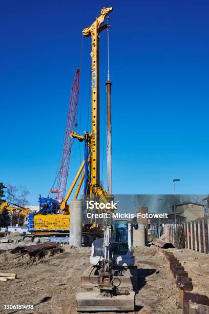 Swa Rig Construction Construction Site With A Rig For Vertical Drilling Stock Photo ...