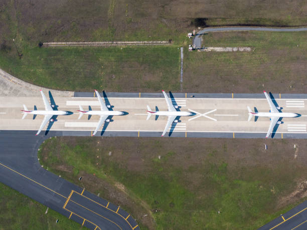 공항의 공중 보기 - aircraft landing 뉴스 사진 이미지