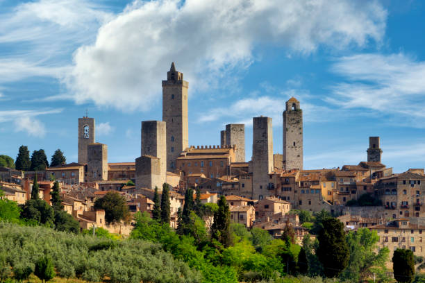 san gimignano in toscana - san gimignano foto e immagini stock