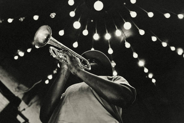 jazz jazz jazz - trumpet jazz musician men - fotografias e filmes do acervo