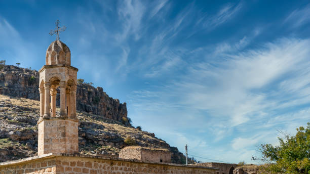 abandoned syriac village of killit dereici, near savur town, in the southeastern turkey - killit imagens e fotografias de stock