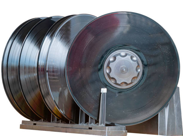 drying of 33 rpm vinyl records after being washed in a manual record cleaning machine - 33 rpm imagens e fotografias de stock