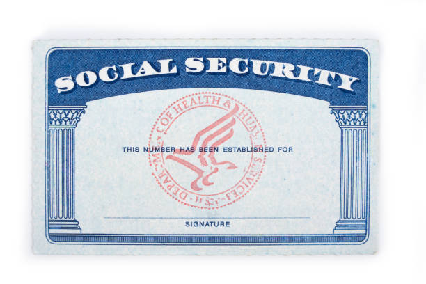 白の上に空白の社会保障カード - social security ストックフォトと画像