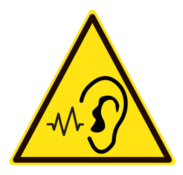 logo niebezpiecznego hałasu. symbol zagrożenia hałasem. nagły głośny znak hałasu. płaskiego stylu. - listening people human ear speaker stock illustrations