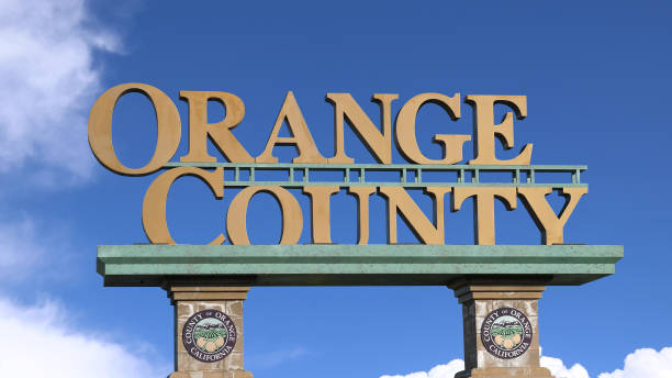 cartel de bienvenida del público del condado de orange en california - anaheim fotografías e imágenes de stock