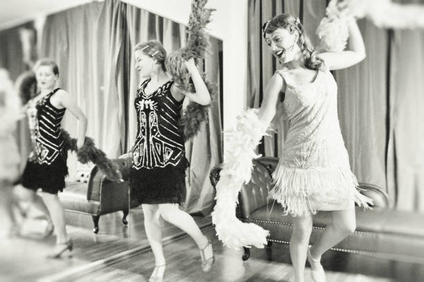 the dancers of the roaring twenties - cute young adult adult 20s imagens e fotografias de stock