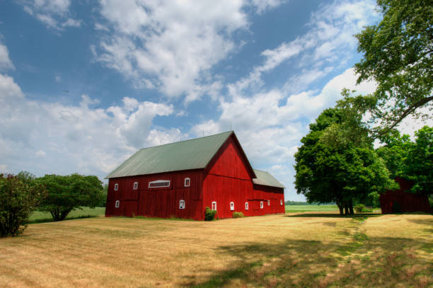 istock Red Barn-Tipton County, Indiana 1307025552